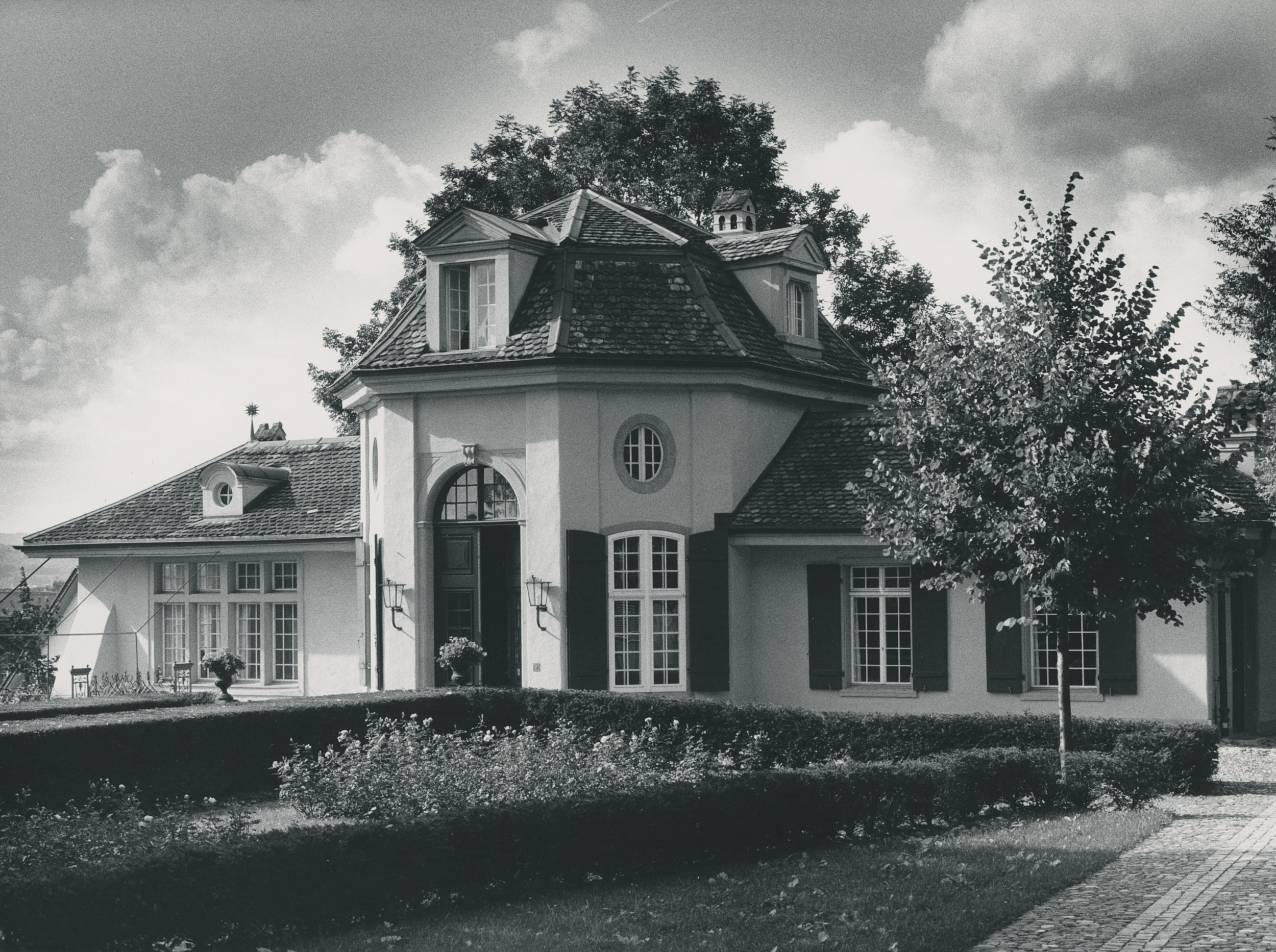 (UAZ) E.5.2.22: Pavillon 1984. Bild: C. Heer, Wissenschaftlicher Informationsdienst
